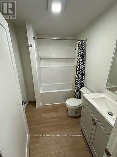 Upper - 264 Trott Drive, London, ON - Indoor Photo Showing Bathroom