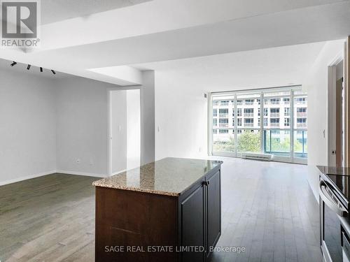 477 - 209 Fort York Boulevard, Toronto, ON - Indoor Photo Showing Kitchen