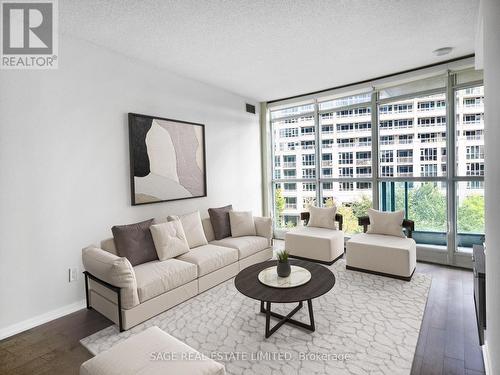 477 - 209 Fort York Boulevard, Toronto, ON - Indoor Photo Showing Living Room