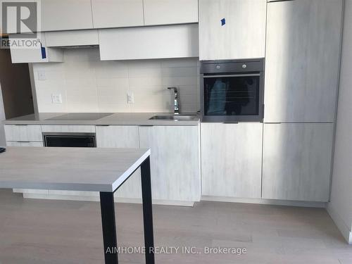 3111 - 8 Eglinton Avenue E, Toronto, ON - Indoor Photo Showing Kitchen