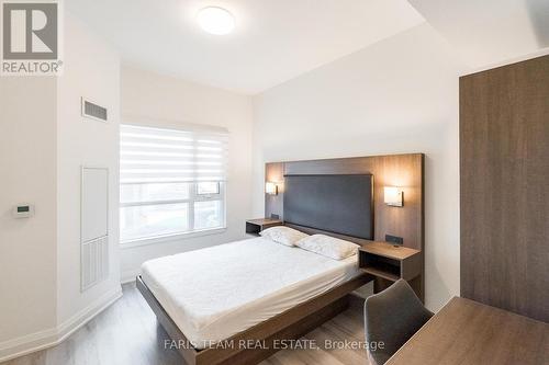 812 - 58 Lakeside Terrace, Barrie, ON - Indoor Photo Showing Bedroom