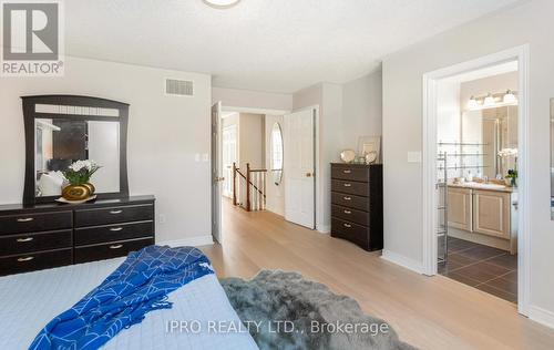 3027 Richview Boulevard, Oakville, ON - Indoor Photo Showing Bedroom