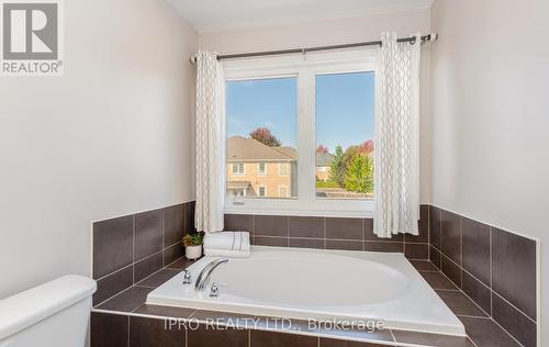 3027 Richview Boulevard, Oakville, ON - Indoor Photo Showing Bathroom