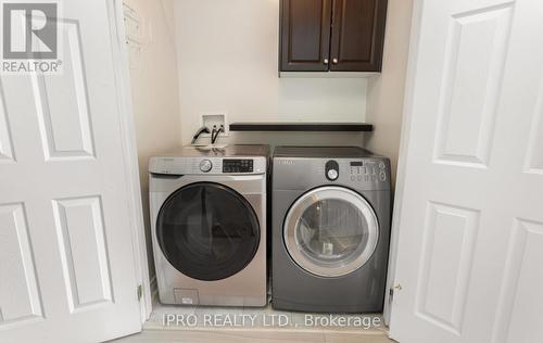 3027 Richview Boulevard, Oakville, ON - Indoor Photo Showing Laundry Room