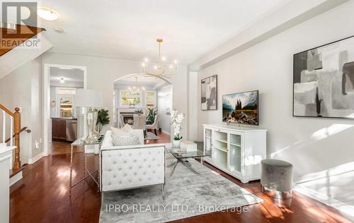 3027 Richview Boulevard, Oakville, ON - Indoor Photo Showing Living Room