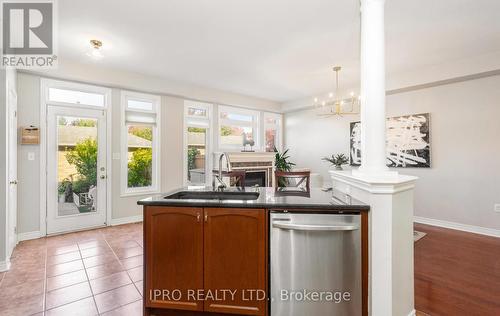 3027 Richview Boulevard, Oakville, ON - Indoor