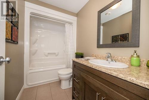 16 William Thomas Drive, Petawawa, ON - Indoor Photo Showing Bathroom