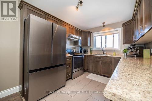 16 William Thomas Drive, Petawawa, ON - Indoor Photo Showing Kitchen