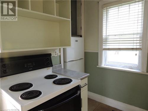 151 Countess Street N, Durham, ON - Indoor Photo Showing Kitchen