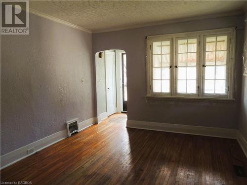 151 Countess Street N, Durham, ON - Indoor Photo Showing Other Room