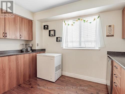 33 - 648 Gibney Crescent, Newmarket, ON - Indoor Photo Showing Laundry Room