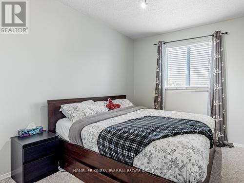 33 - 648 Gibney Crescent, Newmarket, ON - Indoor Photo Showing Bedroom