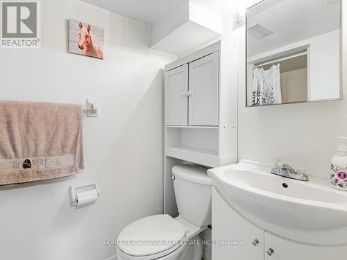 33 - 648 Gibney Crescent, Newmarket, ON - Indoor Photo Showing Bathroom