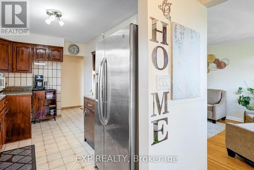 16 Heavitree Drive, Toronto, ON - Indoor Photo Showing Kitchen