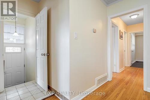 16 Heavitree Drive, Toronto, ON - Indoor Photo Showing Other Room