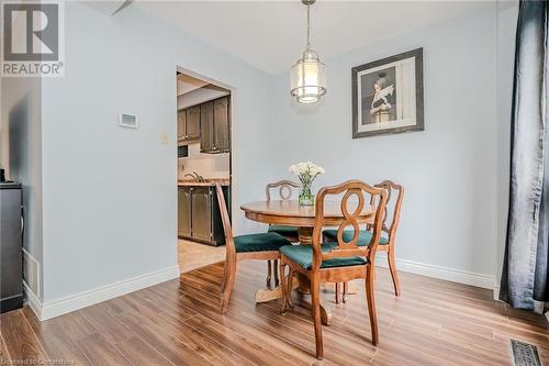 1548 Newlands Crescent Unit# 14, Burlington, ON - Indoor Photo Showing Dining Room