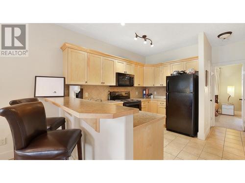 7307 Prospector Avenue Unit# 601, Radium Hot Springs, BC - Indoor Photo Showing Kitchen