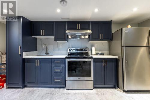 77 Vettese Court, Markham, ON - Indoor Photo Showing Kitchen