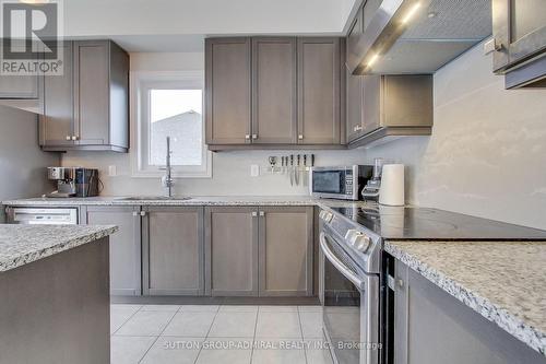 26 Oakmont Avenue, Oro-Medonte, ON - Indoor Photo Showing Kitchen