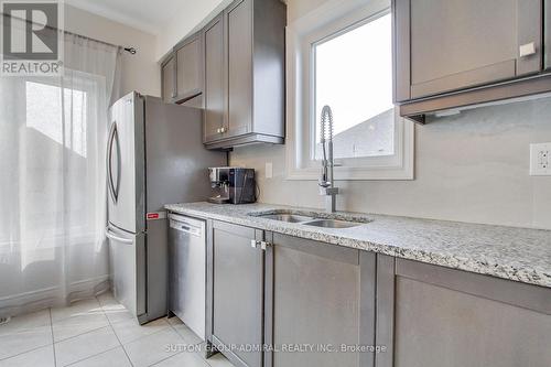 26 Oakmont Avenue, Oro-Medonte, ON - Indoor Photo Showing Kitchen With Double Sink