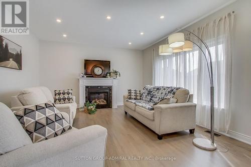 26 Oakmont Avenue, Oro-Medonte, ON - Indoor Photo Showing Living Room With Fireplace