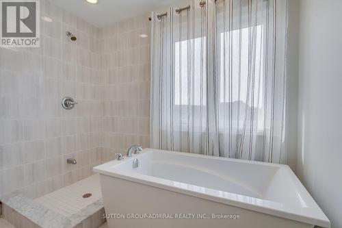 26 Oakmont Avenue, Oro-Medonte, ON - Indoor Photo Showing Bathroom