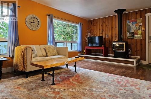 28 Helen Street, Northern Bruce Peninsula, ON - Indoor Photo Showing Living Room With Fireplace