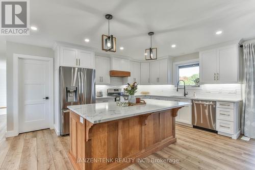 40 Elm Street, Bayham (Vienna), ON - Indoor Photo Showing Kitchen With Upgraded Kitchen