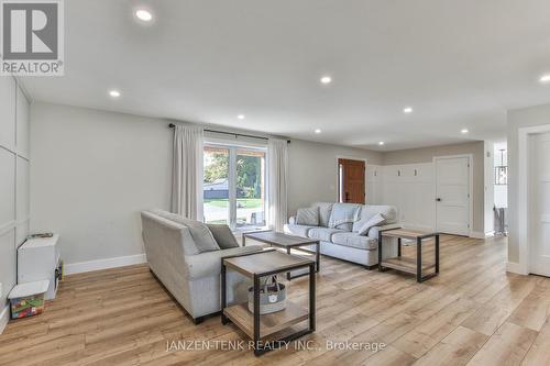 40 Elm Street, Bayham (Vienna), ON - Indoor Photo Showing Living Room