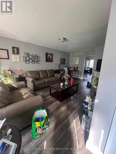 Bdr 3 - 556 Lakeview Avenue, Oshawa, ON - Indoor Photo Showing Living Room