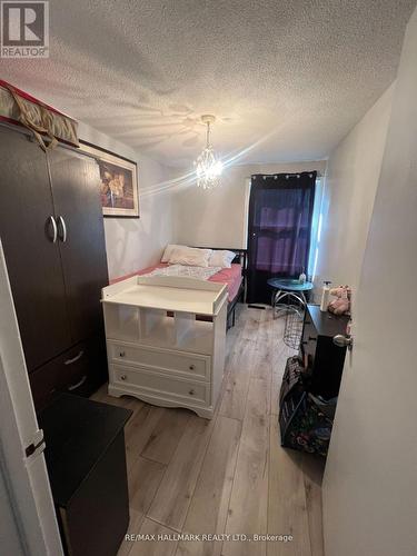 Bdr 3 - 556 Lakeview Avenue, Oshawa, ON - Indoor Photo Showing Bedroom