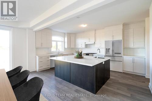 60 Wood Crescent, Essa, ON - Indoor Photo Showing Kitchen