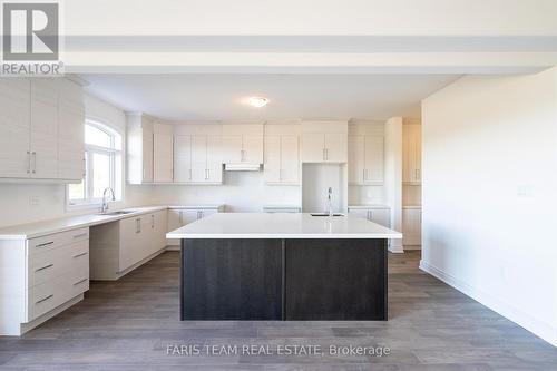 60 Wood Crescent, Essa, ON - Indoor Photo Showing Kitchen