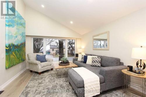 780 Stone Street, Oshawa, ON - Indoor Photo Showing Living Room