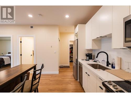 514 Victoria  Street Unit# 301, Nelson, BC - Indoor Photo Showing Kitchen With Upgraded Kitchen