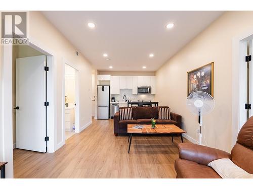 514 Victoria  Street Unit# 301, Nelson, BC - Indoor Photo Showing Living Room