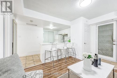 109 - 200 Mclevin Avenue, Toronto, ON - Indoor Photo Showing Living Room