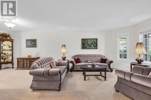 73 Anderson Crescent, Tay, ON - Indoor Photo Showing Living Room