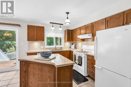 73 Anderson Crescent, Tay, ON - Indoor Photo Showing Kitchen With Double Sink