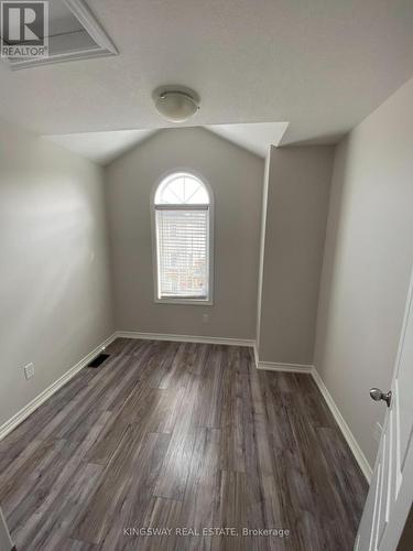 16 Kenridge Terrace, Hamilton, ON - Indoor Photo Showing Other Room