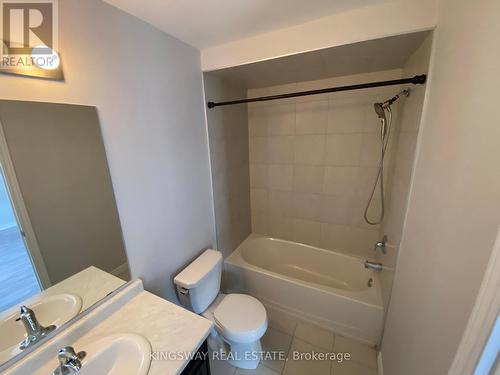 16 Kenridge Terrace, Hamilton, ON - Indoor Photo Showing Bathroom