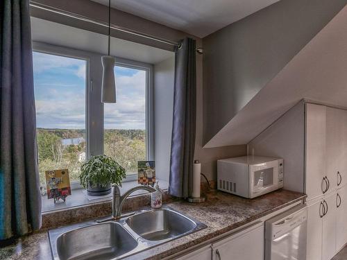 Water view - 67 7E Avenue, Shawinigan, QC - Indoor Photo Showing Kitchen With Double Sink