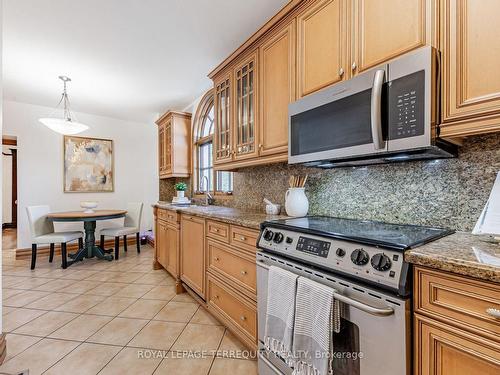 35 Joseph St, Toronto, ON - Indoor Photo Showing Kitchen