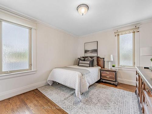 35 Joseph St, Toronto, ON - Indoor Photo Showing Bedroom