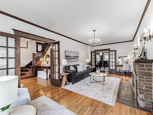 35 Joseph St, Toronto, ON - Indoor Photo Showing Living Room