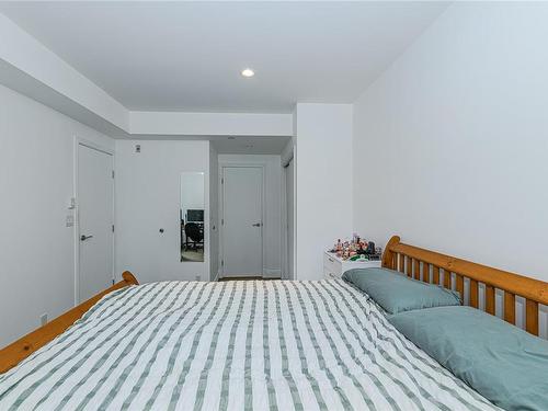 316-1325 Bear Mountain Pkwy, Langford, BC - Indoor Photo Showing Bedroom