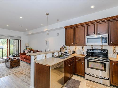 316-1325 Bear Mountain Pkwy, Langford, BC - Indoor Photo Showing Kitchen