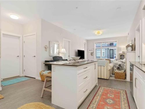 205-868 Orono Ave, Langford, BC - Indoor Photo Showing Kitchen