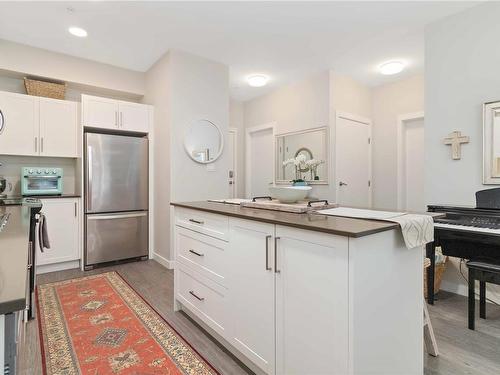 205-868 Orono Ave, Langford, BC - Indoor Photo Showing Kitchen With Stainless Steel Kitchen