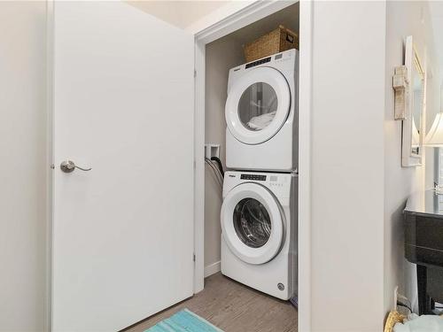 205-868 Orono Ave, Langford, BC - Indoor Photo Showing Laundry Room